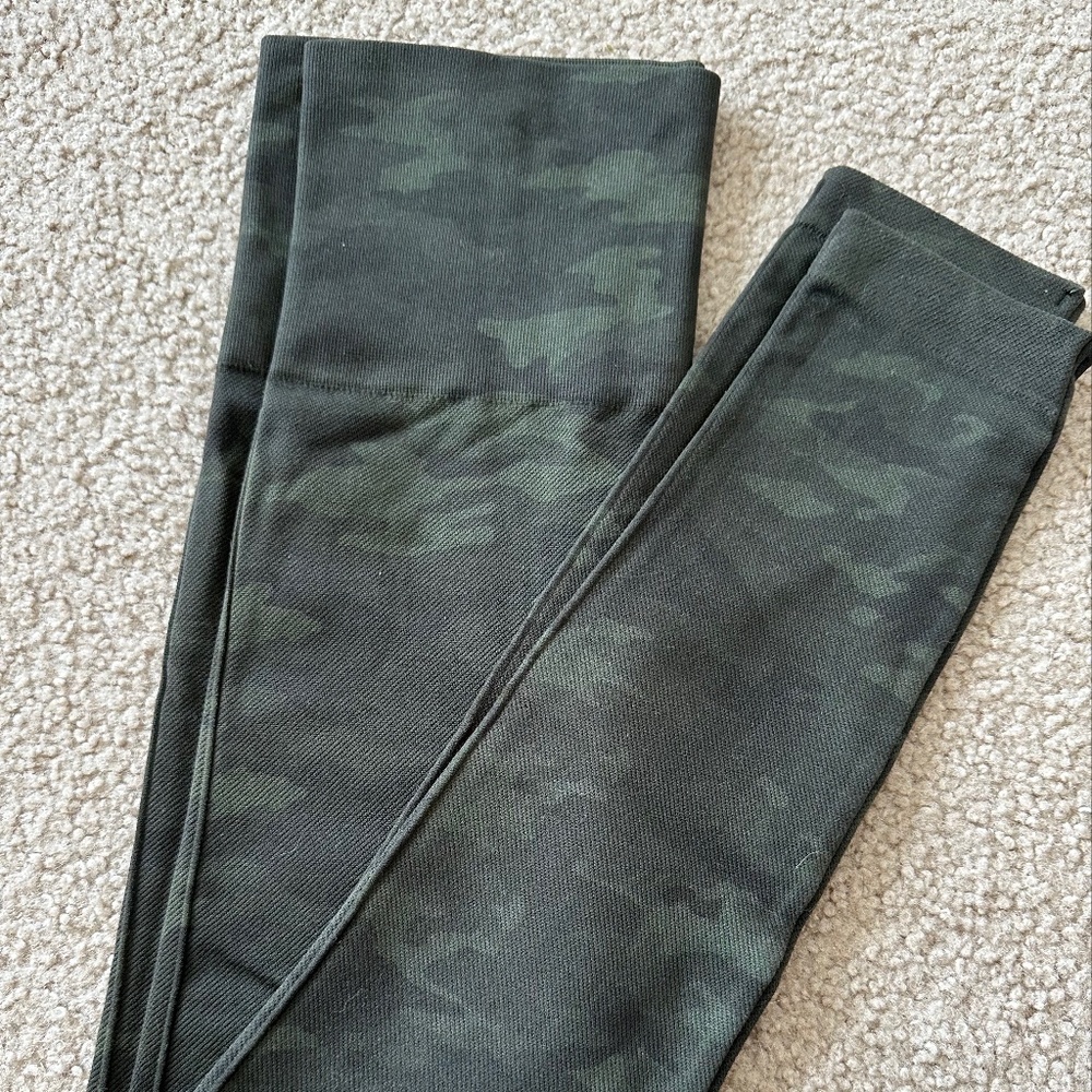 Spanx Camo Tights Leggings size XS